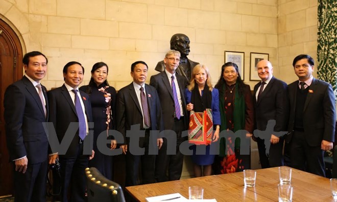 Vietnam, UK step up parliamentary cooperation  - ảnh 1